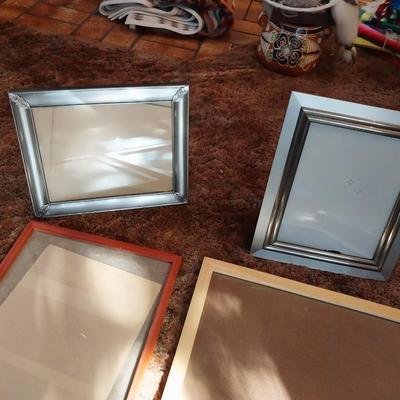 VARIETY OF PICTURE FRAMES, PHOTO ALBUM AND A 