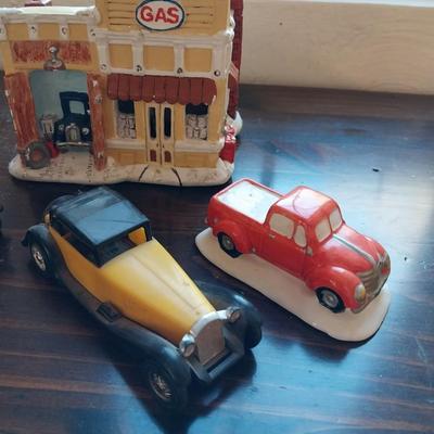 CERAMIC GAS STATION AND VARIETY OF CARS