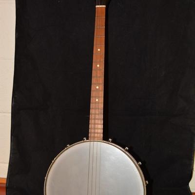 Vintage 4 String TrueTone Banjo