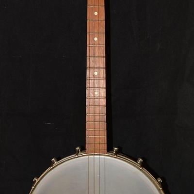 Vintage 4 String TrueTone Banjo