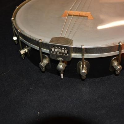 Vintage 4 String TrueTone Banjo
