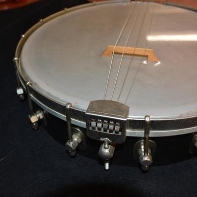 Vintage 4 String TrueTone Banjo