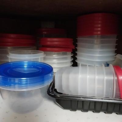 CUPBOARD FULL OF MOSTLY SINGLE SERVE FOOD STORAGE CONTAINERS