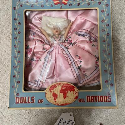 Swiss dolls of all nations