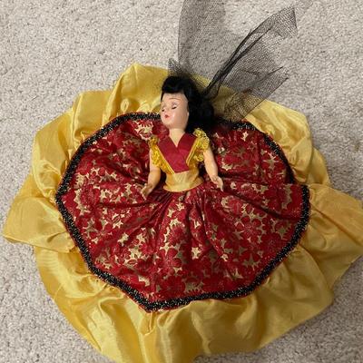 Seniorita dolls of all lands
