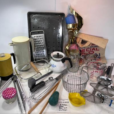 Large baking and wok utensil lot