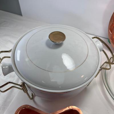 Large baking and wok utensil lot