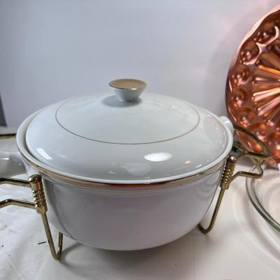 Large baking and wok utensil lot