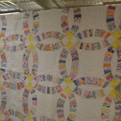 Very Vintage Hand Pieced & Stitched Wedding Ring Quilt, Signed 1930 90x78
