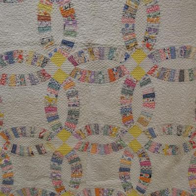 Very Vintage Hand Pieced & Stitched Wedding Ring Quilt, Signed 1930 90x78