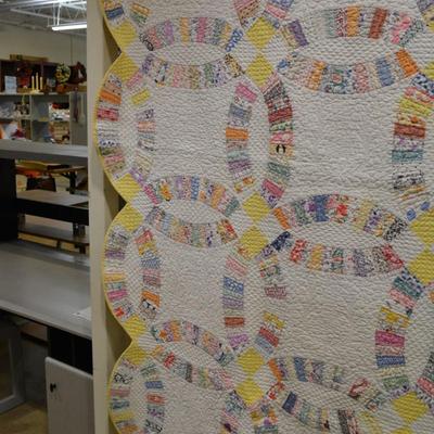 Very Vintage Hand Pieced & Stitched Wedding Ring Quilt, Signed 1930 90x78