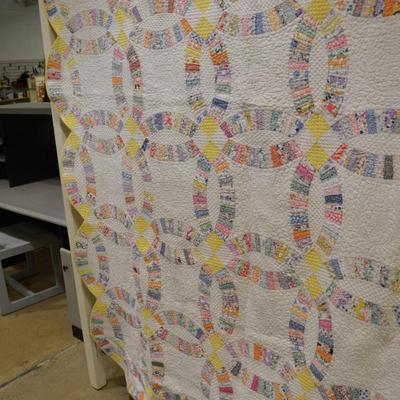 Very Vintage Hand Pieced & Stitched Wedding Ring Quilt, Signed 1930 90x78