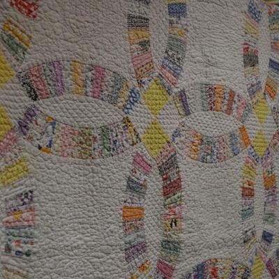 Very Vintage Hand Pieced & Stitched Wedding Ring Quilt, Signed 1930 90x78