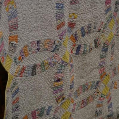 Very Vintage Hand Pieced & Stitched Wedding Ring Quilt, Signed 1930 90x78