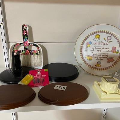 Stands and decorative plate