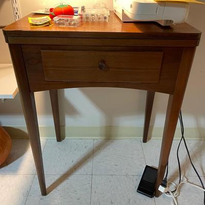 Brother sewing machine, clip light,spool rack, sewing machine table