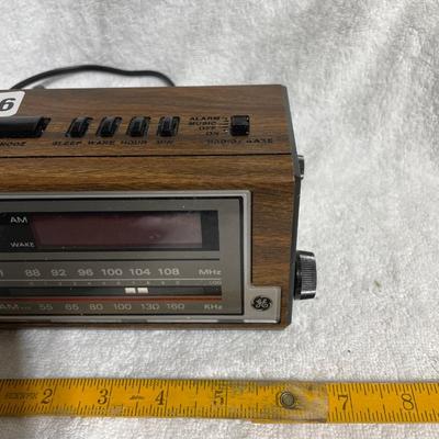 Clock radio