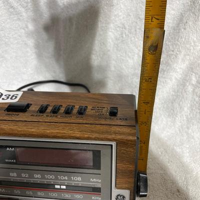 Clock radio