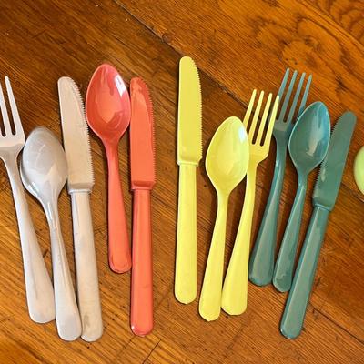 Lot of plastic picnic dishes