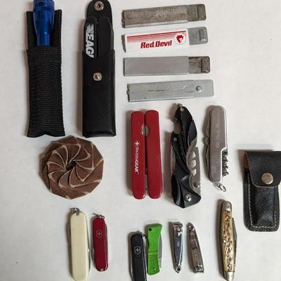 What's In a Man's Pocket