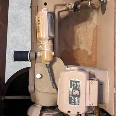 Art Deco Sewing Table w/ Singer 306 Machine