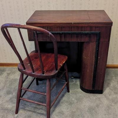 Art Deco Sewing Table w/ Singer 306 Machine