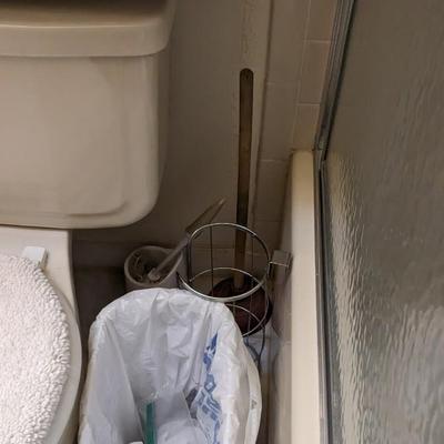 Contents of Main Bathroom