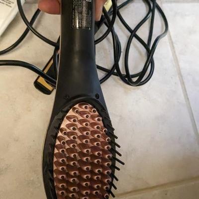 Contents of Main Bathroom