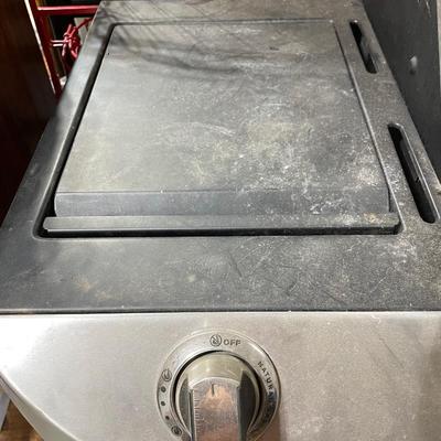 Char broil grill with cover