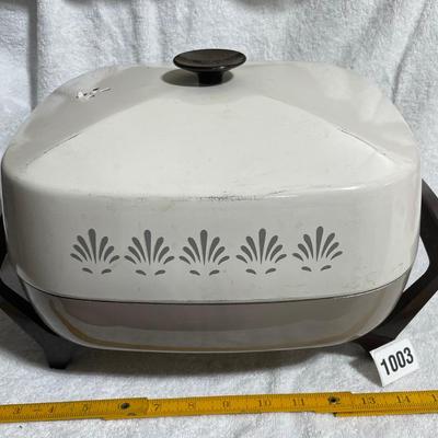 Electric skillet