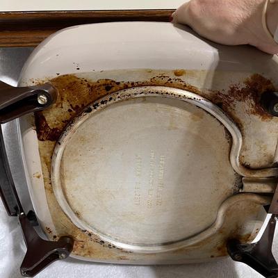 Electric skillet