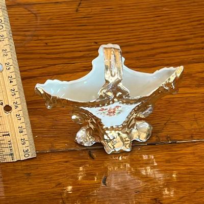 Ceramic Antique souvenir items