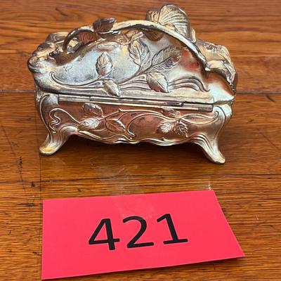 Metal jewelry box