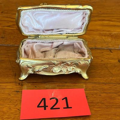 Metal jewelry box