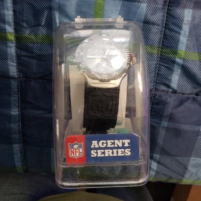 Dallas Cowboys watch in box