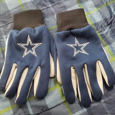 Dallas Cowboys gloves