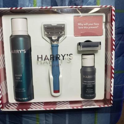 Harry's shaving kit gift set