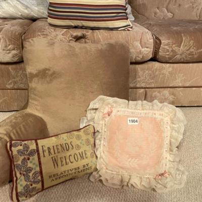 Bed pillow