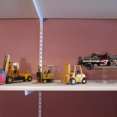Diecast Goodwrench #3 NASCAR & Hyster Forklifts