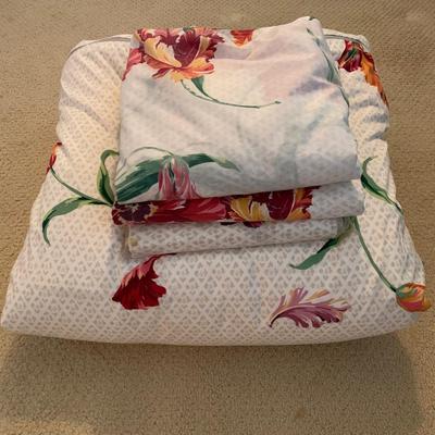 Floral Queen Duvet Set w/ Eight Drapes (UB3-KW)