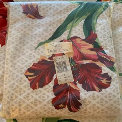 Floral Queen Duvet Set w/ Eight Drapes (UB3-KW)