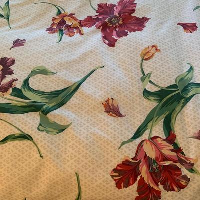 Floral Queen Duvet Set w/ Eight Drapes (UB3-KW)