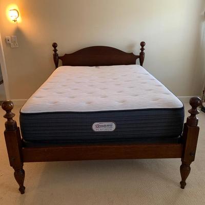 Queen Cannonball Style Bed Frame (UB3-KW)