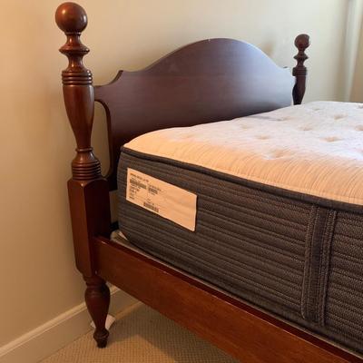 Queen Cannonball Style Bed Frame (UB3-KW)