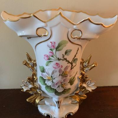 Two Vista Alegre Gilded Vases (UB3-KW)