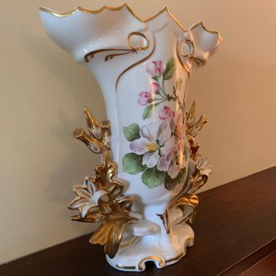 Two Vista Alegre Gilded Vases (UB3-KW)