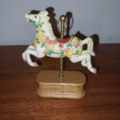 HORSE CAROUSEL LAMP AND TWO MINIATURE CAROUSEL HORSES