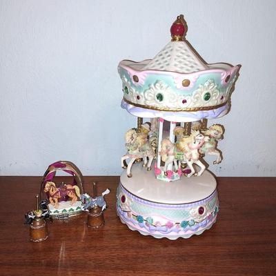CAROUSEL THAT PLAYS MUSIC-TWO MINIATURE CAROUSEL HORSES AND ORNAMENT