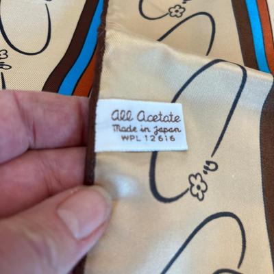 Scarves, nib