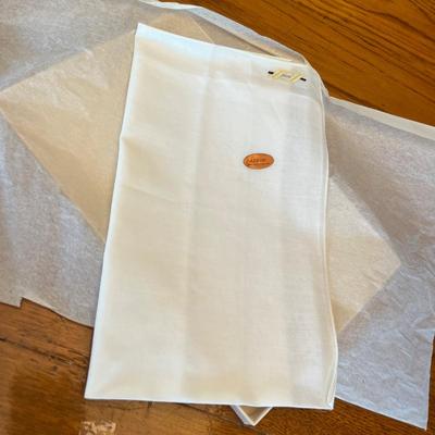 Scarves, nib